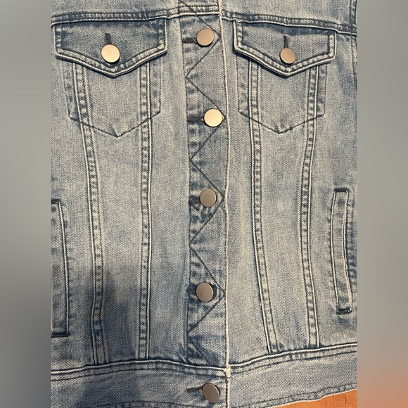 By the way. Heartbreaker Jean jacket - Picture 4 of 12